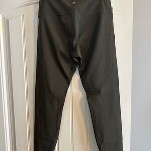 lululemon athletica align Army Green.. hard to find..Leggings 25 inch